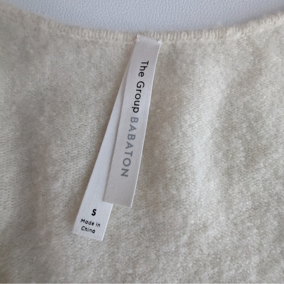 Aritzia  Babaton New Lounge Cardigan Button front, v-neck cardigan Oak SMALL - Picture 5 of 5